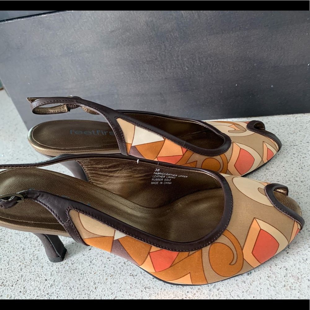 Feet First Heeled Pump.